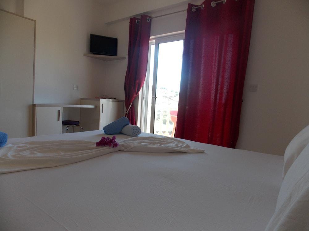 Mucobega Hotel Саранда Экстерьер фото