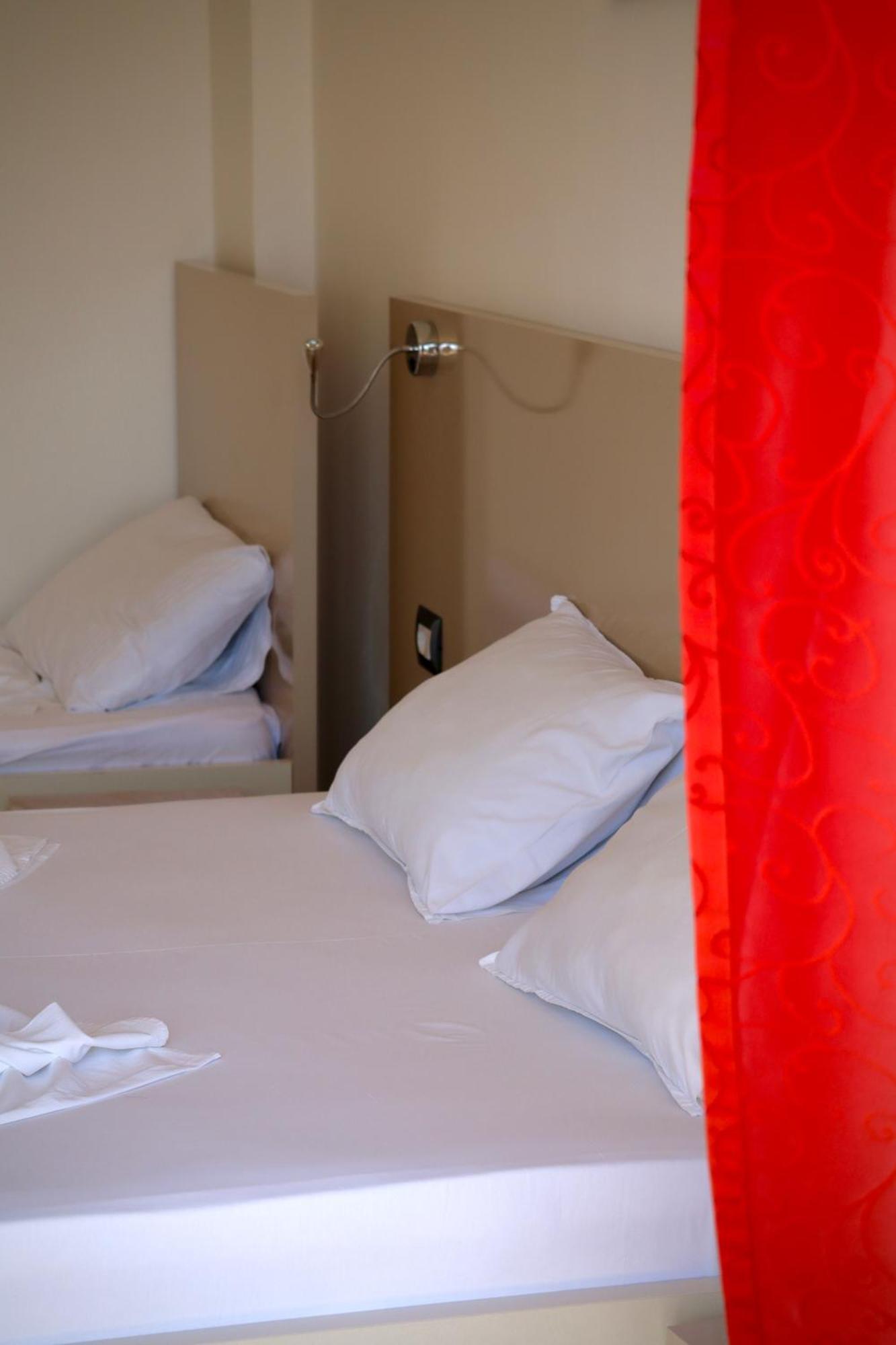 Mucobega Hotel Саранда Экстерьер фото